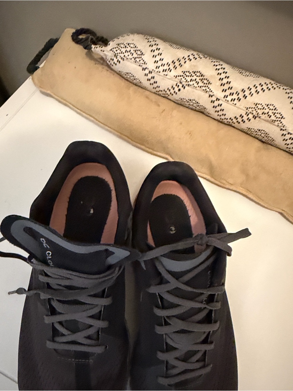 On Running Women's Sneakers in Dark Gray with Peach Sole - Picture 8 of 9